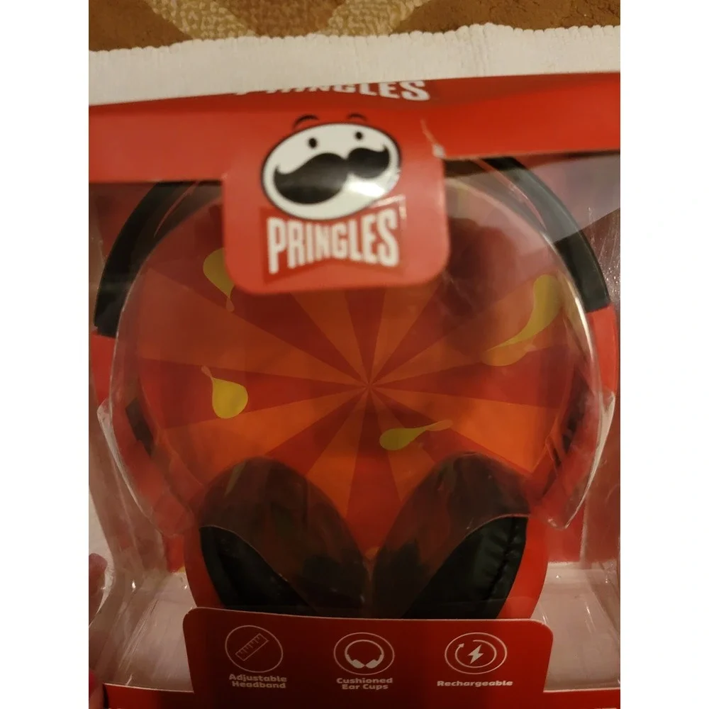 Pringles Wireless Bluetooth Headphones in Red